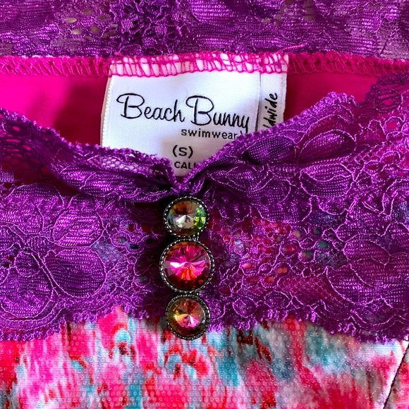Beach Bunny Peacock Bottoms Size Small NWOT 1 of 500 - Picture 5 of 14
